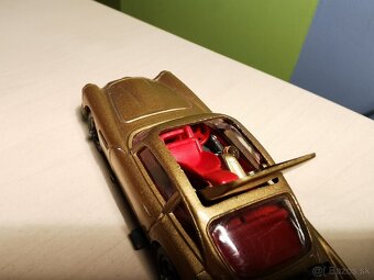 Corgi toys Aston Martin DB4 James Bond - 8