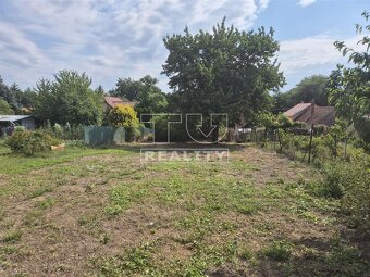 Exkluzívne na predaj vidiecky dom v Hosťovciach, pozemok... - 8