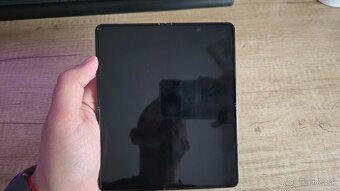 Samsung galaxy z fold4 - 8