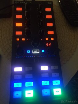 Predám Native Instruments - 8