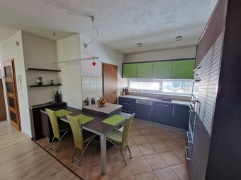 Pekný dom v atraktívnej lokalite Čierna Voda,iba 15 km od BA - 8