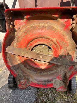 Benzinova kosacka MTD - 8