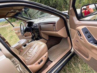 Jeep Grand Cherokee - 8