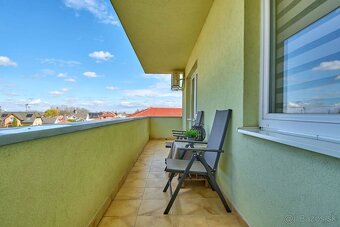 Moderný, komplet zariadený, klimatizovaný 2i byt s parkovaní - 8