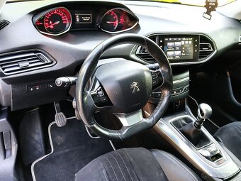 Peugeot 308 GT 1.2 e-THP 130k Business 6M - 8