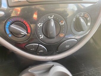 Ford Focus 1.8 DIESEL 66kW, r.v.:2001, klimatizácia, elektri - 8