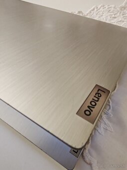 Lenovo ideapad 3 - 8
