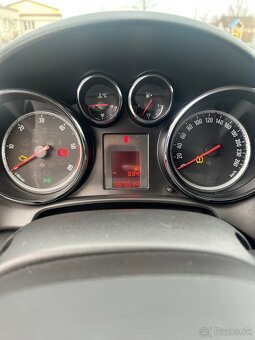 Predám Opel Astra Sports Tourer - 8