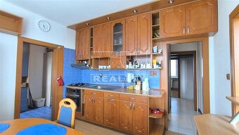 Na predaj priestranný 3,5 izbový byt s balkónom v... - 8