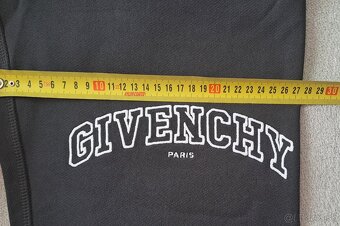 GIVENCHY TEPLAKY - 8