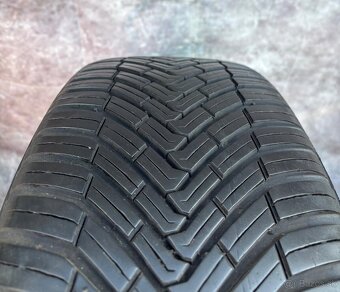 Zimní sada Škoda Superb III generace 215/60R16 - 8