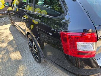 Škoda Octavia Combi 2.0 TFSI RS - 8