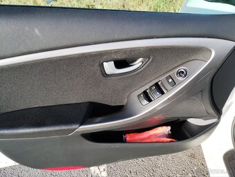 Hyundai i30 CW 1.6 crdi - 8