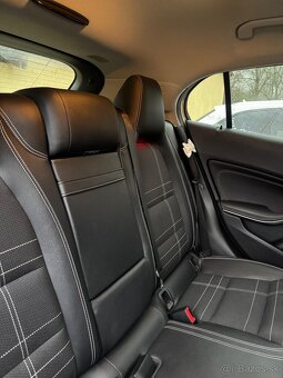 Mercedes-Benz GLA - 8