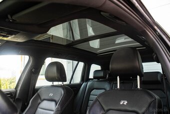 VW Golf R Variant 221kW DSG Panorama, Koža, ACC - 8