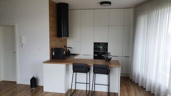 Luxusný zariadený 2 izbový byt Malinovo Tri vody - 8