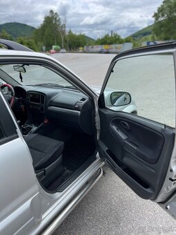 Suzuki Grand Vitara 2.0 benzín - 8