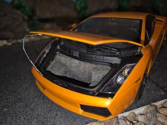 Prodám model 1:18 Lamborghini gallardo - 8