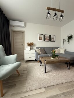 Moderne kompl. zrekonštruovaný 4i byt s loggiou - Hrobákova - 8