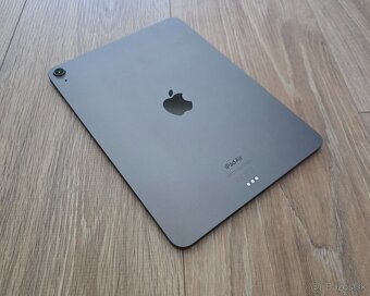 Apple iPad Air 5 256gb s procesorom M1 - 8