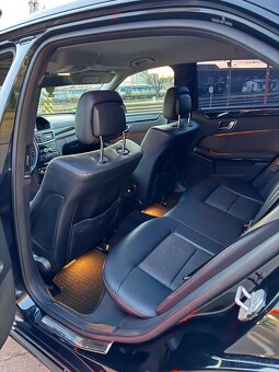 MERCEDES-BENZ E - 8
