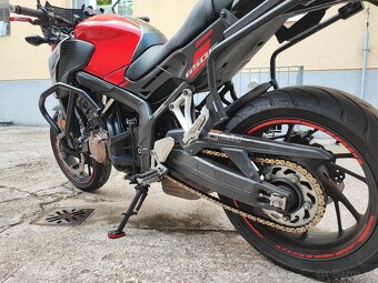Honda CB650f ročník 2017 - s výbavou a kuframi - 8