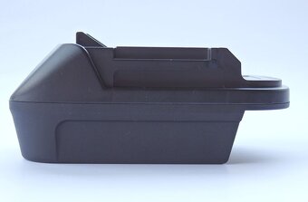 Adaptér MILWAUKEE / MAKITA 18V - 8