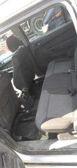 Rozpredám Opel Zafira 1.9cdti 88kw 2007 - 8