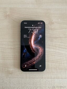 iPhone 13 - 8