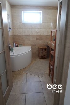 NOVOSTAVBA - Nízkoenergetický  5 izbový zariadený bungalov + - 8