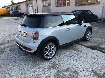 Predám Mini Cooper R56 špeciál Kamden - 8