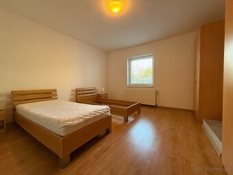 PREDAJ - RODINNÝ DOM - ZLATÉ MORAVCE - 8