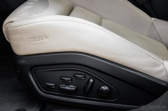 Porsche Taycan TURBO - 8