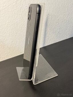 Predám Apple iPhone 11 64GB Black Malé známky používania - 8