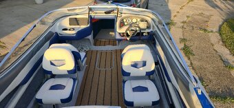 Motorový čln Wellcraft Excel - 8