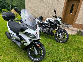 Aprilia SR 300max - 8