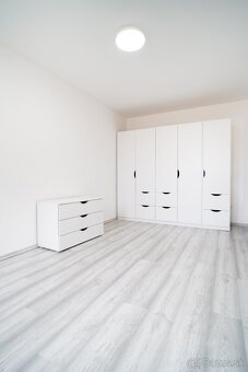 2i svetlý, kompletne zrekonštruovaný a zariadený byt - Peder - 8