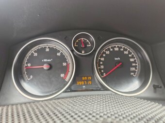 Predám Opel Astra H Kombi - 8