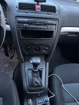 Škoda oktavia 2 1.6 MPI - 8