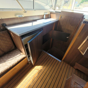 Loď Marex kajutová 25, 7.5x2.5m - 8