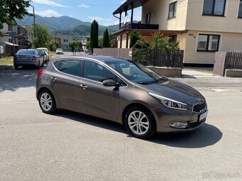 KIA Ceed 1.6 GDI - 8