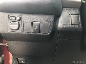 Predám Rav4 hybrid 2017 - 8