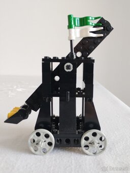 LEGO Castle 6030 Catapult - 8