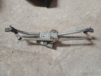 Rozpredám Audi A4 B5 sedan 1.9tdi - 8