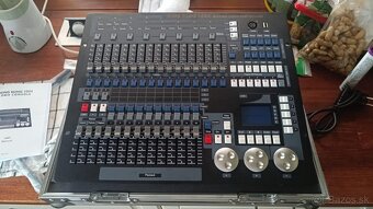 Avolites Pearl 1024 - 8