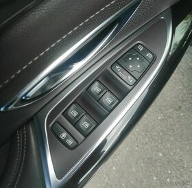 Espace Initiale Paris - 8