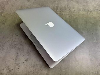Apple MacBook Air 2015 - 8