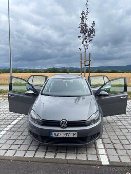 Volkswagen Golf - 8