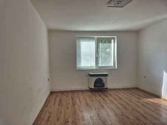 Rodinný dom na predaj v obci Pribeta. - 8