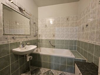 NA PREDAJ 2 - izbový byt v Dubnici nad Váhom - 8